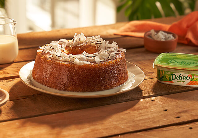Receita: Bolo de Cuscuz com Calda de Leite de Coco