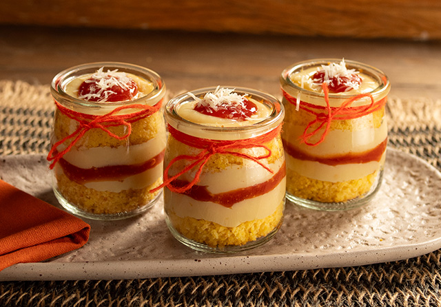 Receita: Bolo de Pote de Milho com Brigadeiro de Queijo e Goiabada