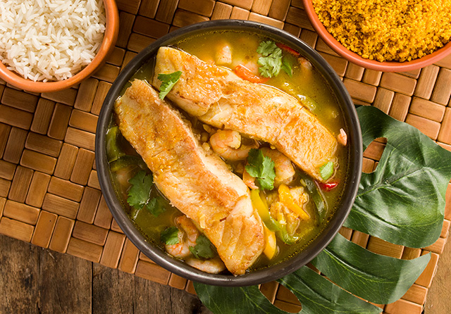 Receita: Caldeirada de Pescada Amarela com Camarão no Tucupi com Arroz e Farinha D’Agua no Dendê