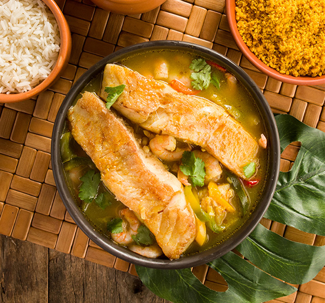 Receita: Caldeirada de Pescada Amarela com Camarão no Tucupi com Arroz e Farinha D’Agua no Dendê