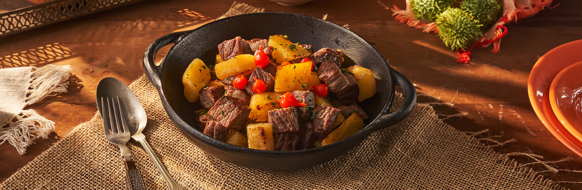 Receita: Carne-de-sol com Macaxeira e Vinagrete de Maxixe 