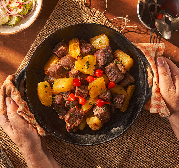 Receita: Carne-de-sol com Macaxeira e Vinagrete de Maxixe 