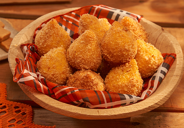 Receita: Coxinha de Cuscuz com Carne Seca