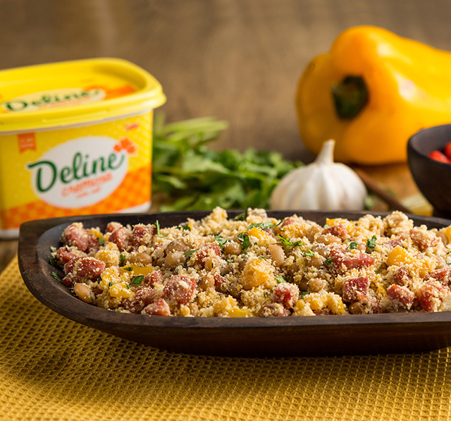 Receita: Farofa com Feijão de Corda e Linguiça