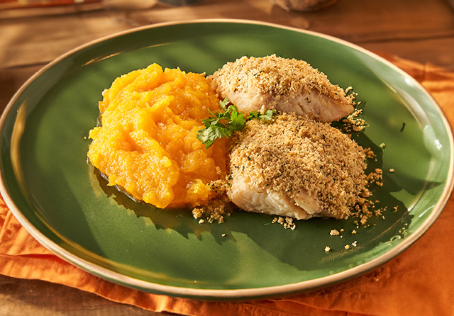 Receita: Filé de Filhote Com Crosta de Beiju e Purê de Jerimum Com Leite de Coco
