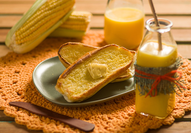 Receita: Pão na Chapa com Suco Cremoso de Milho