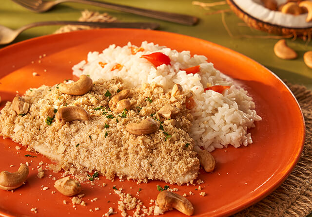 Receita: Peixe na Crosta de Castanha-de-caju com Arroz de Coco
